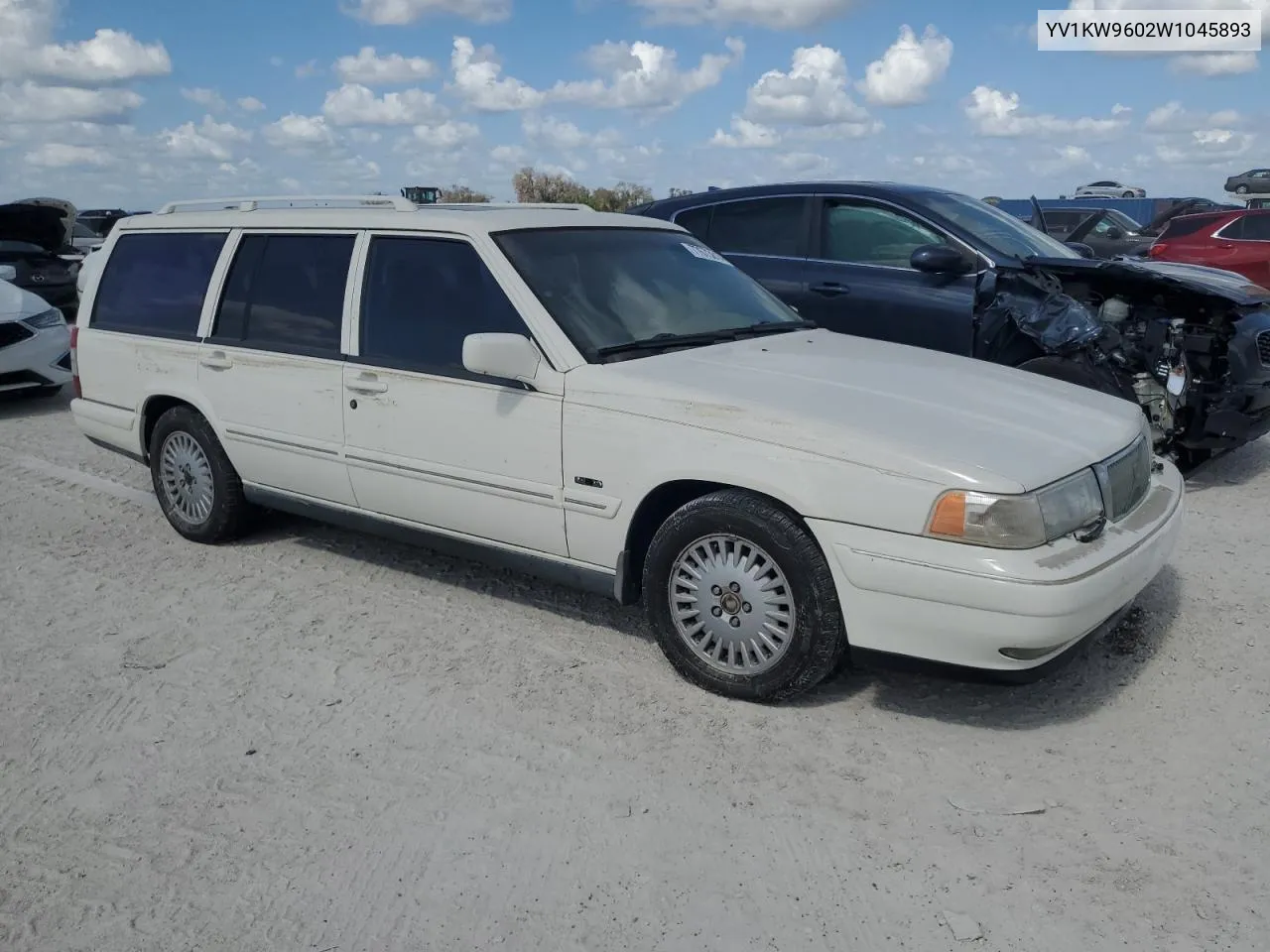 1998 Volvo V90 VIN: YV1KW9602W1045893 Lot: 77673814