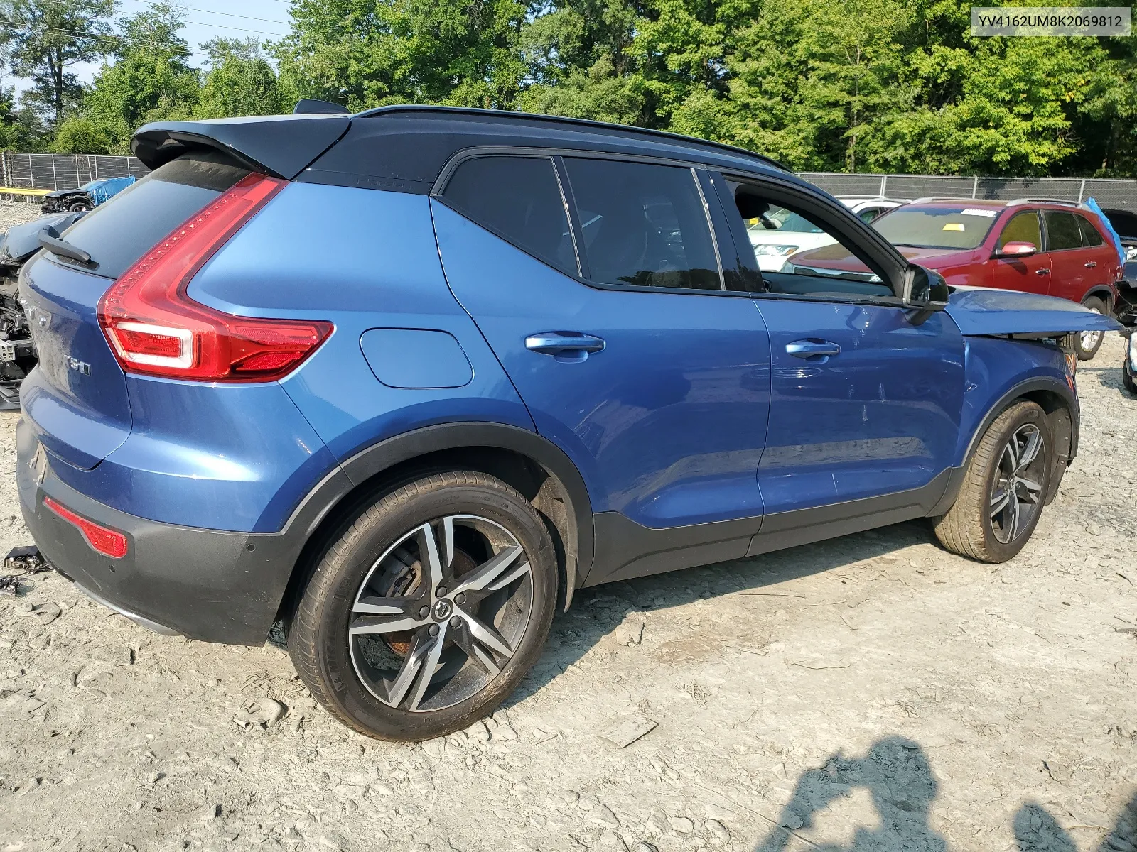 2019 Volvo Xc40 T5 R-Design VIN: YV4162UM8K2069812 Lot: 64966874