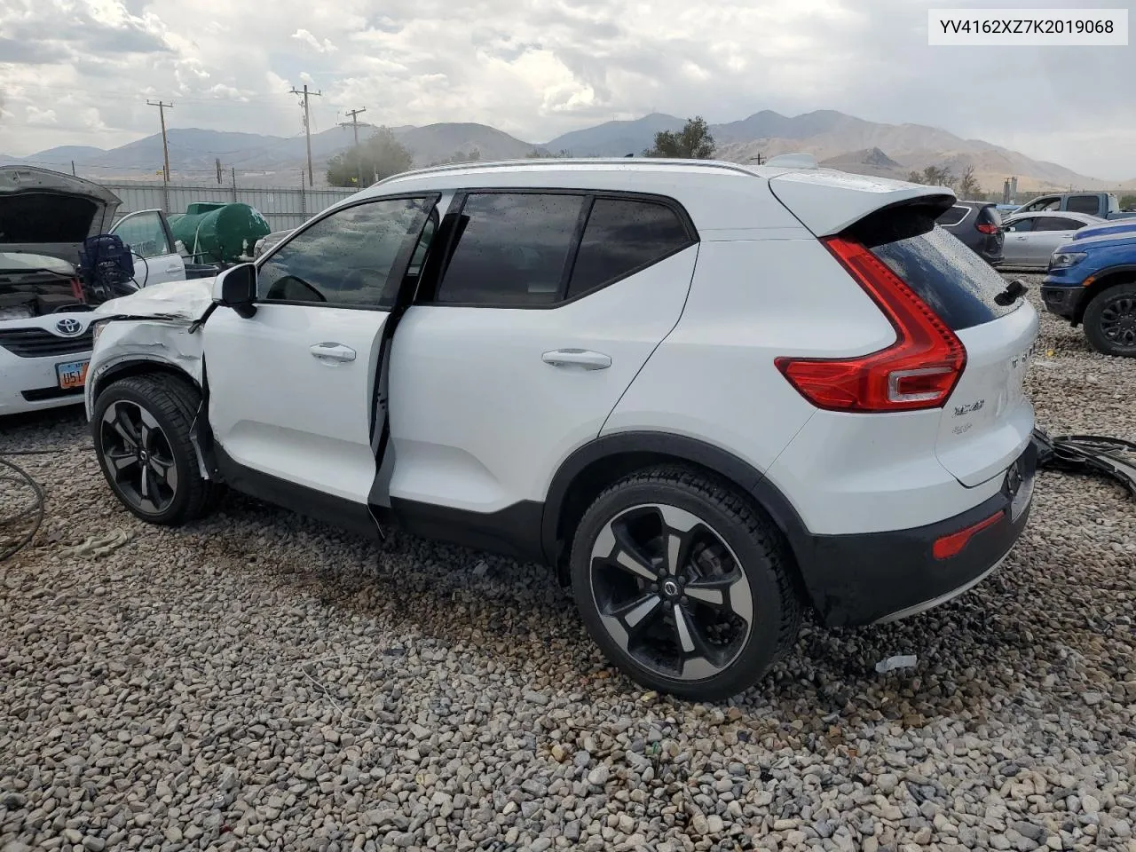 YV4162XZ7K2019068 2019 Volvo Xc40 T5 Momentum