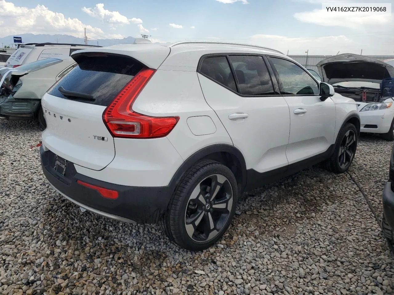 2019 Volvo Xc40 T5 Momentum VIN: YV4162XZ7K2019068 Lot: 70824444