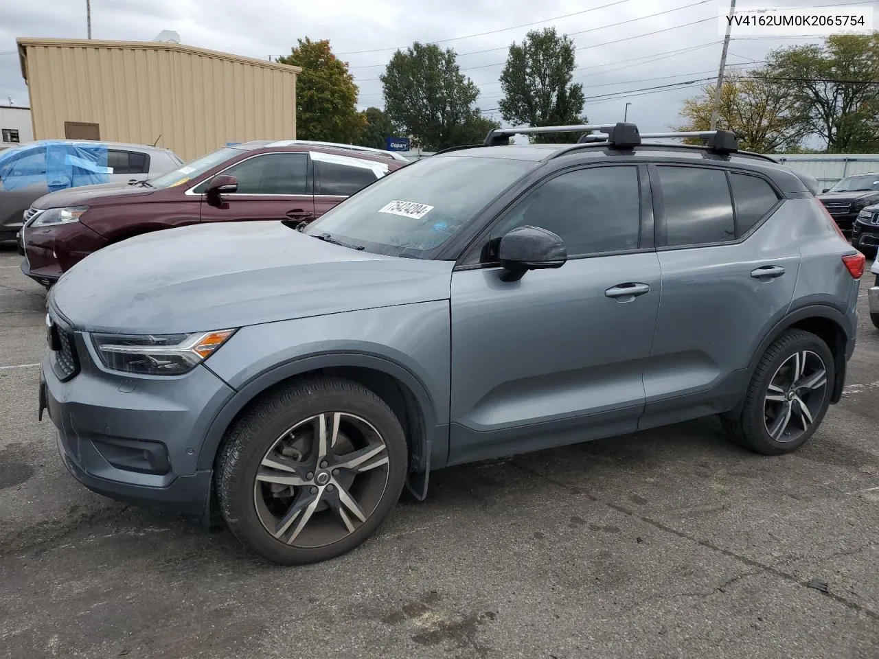 2019 Volvo Xc40 T5 R-Design VIN: YV4162UM0K2065754 Lot: 75424204