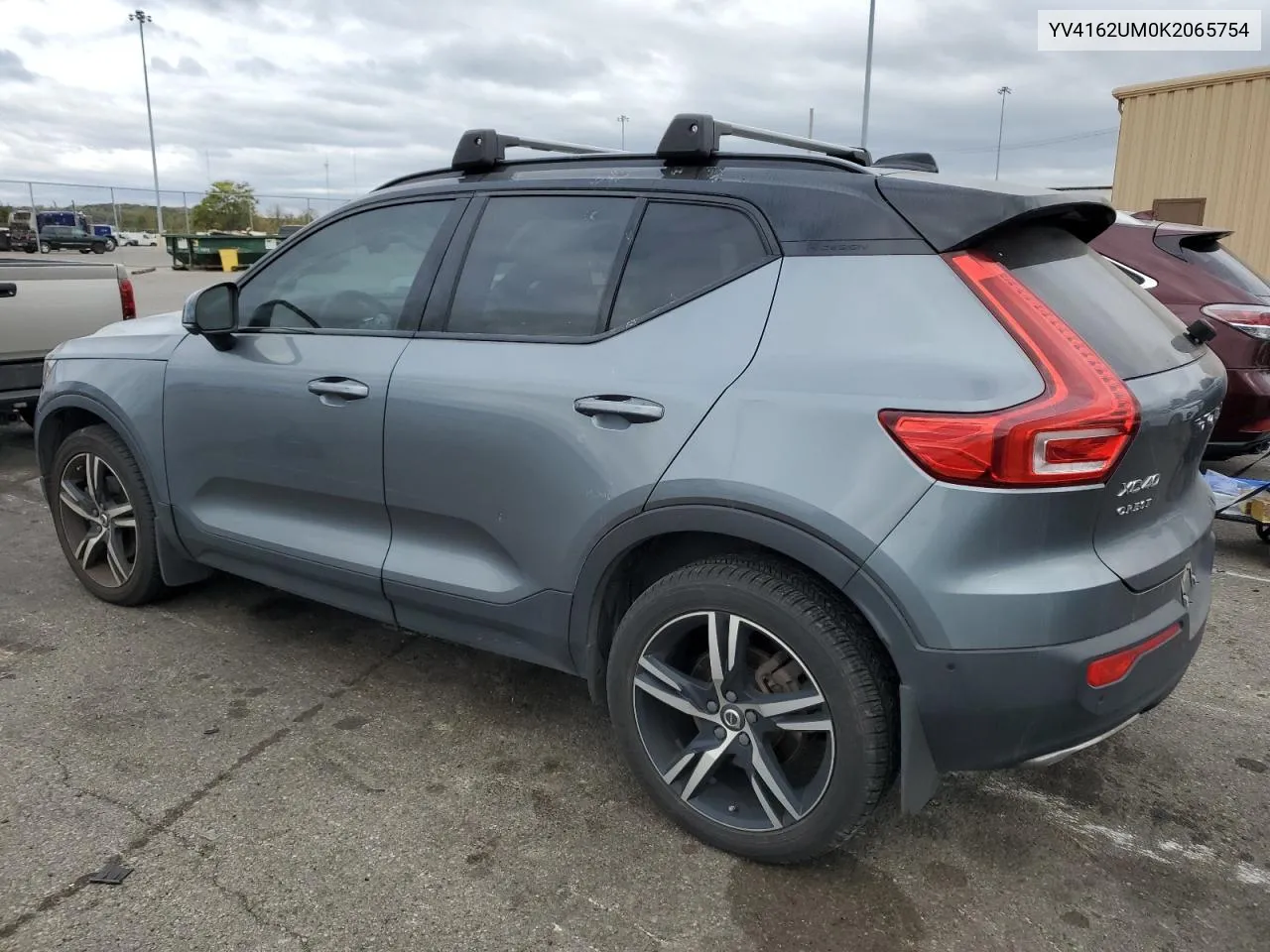 2019 Volvo Xc40 T5 R-Design VIN: YV4162UM0K2065754 Lot: 75424204