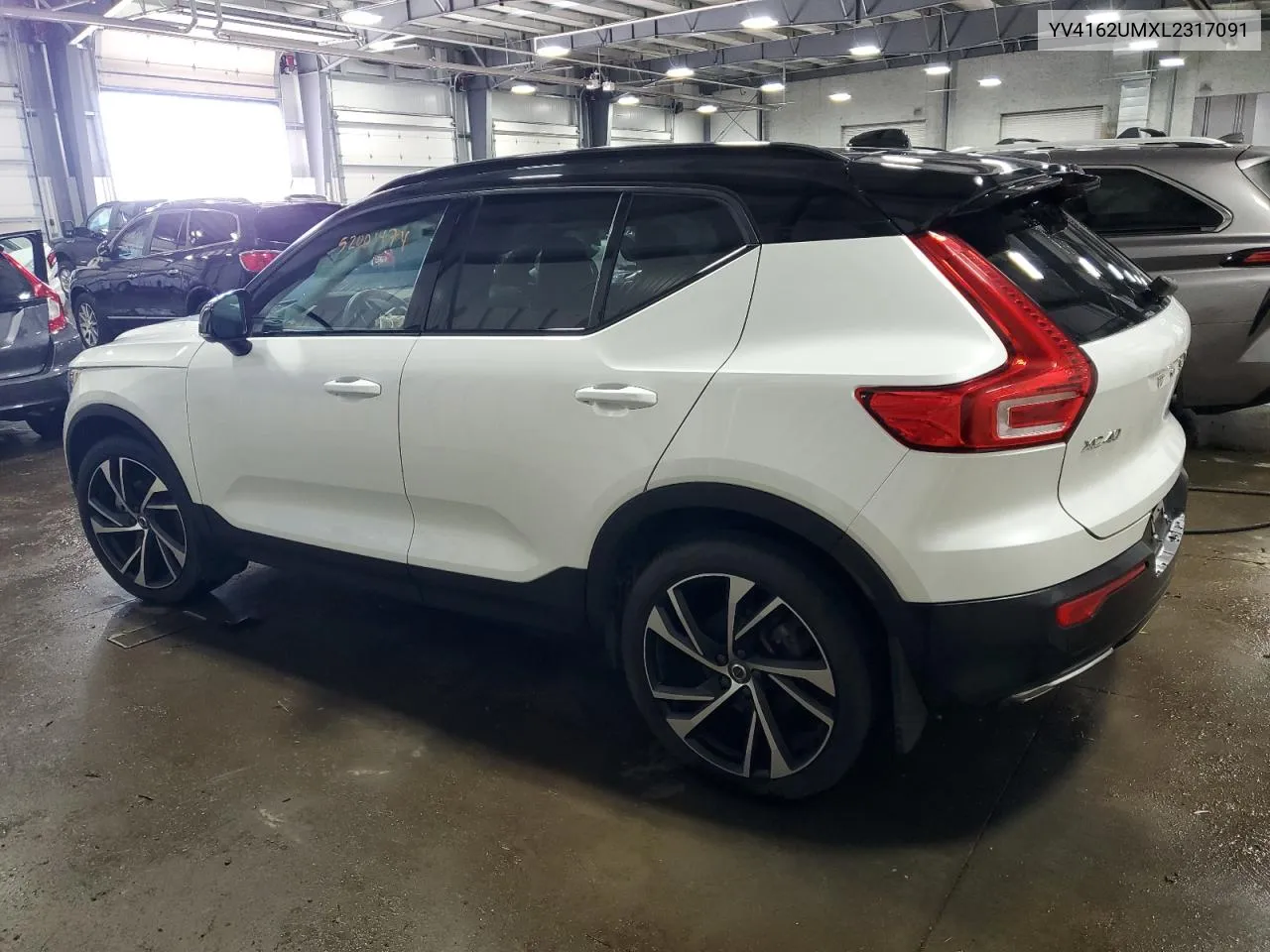 2020 Volvo Xc40 T5 R-Design VIN: YV4162UMXL2317091 Lot: 52001474