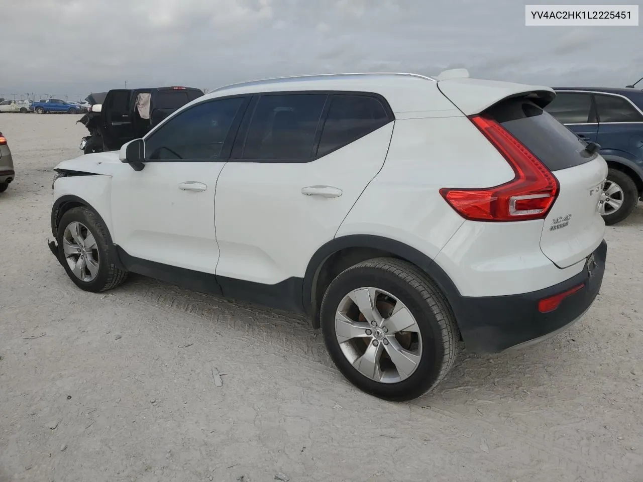 2020 Volvo Xc40 T4 Momentum VIN: YV4AC2HK1L2225451 Lot: 59341814