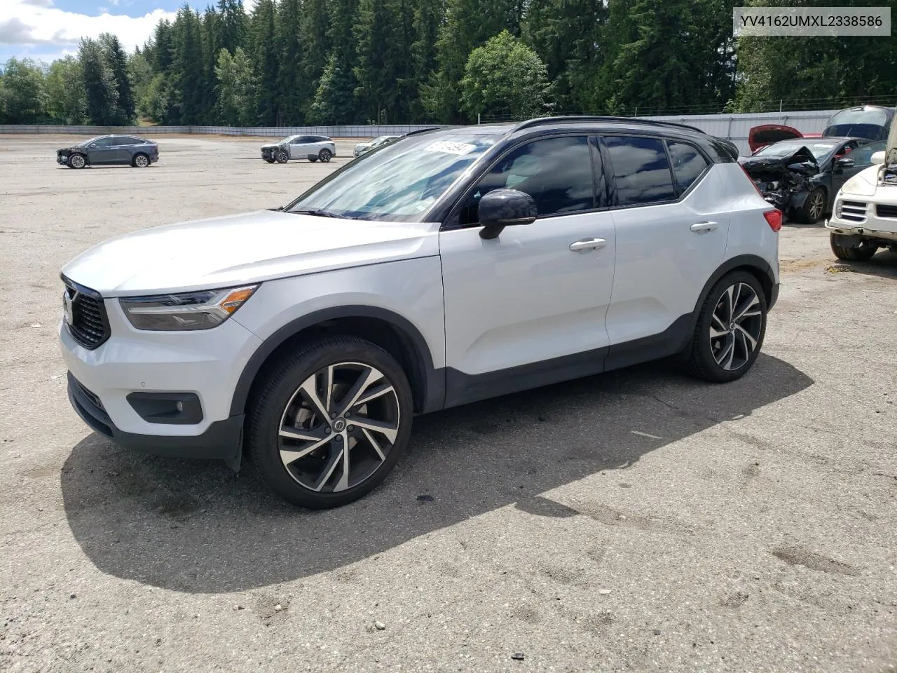 2020 Volvo Xc40 T5 R-Design VIN: YV4162UMXL2338586 Lot: 61104594