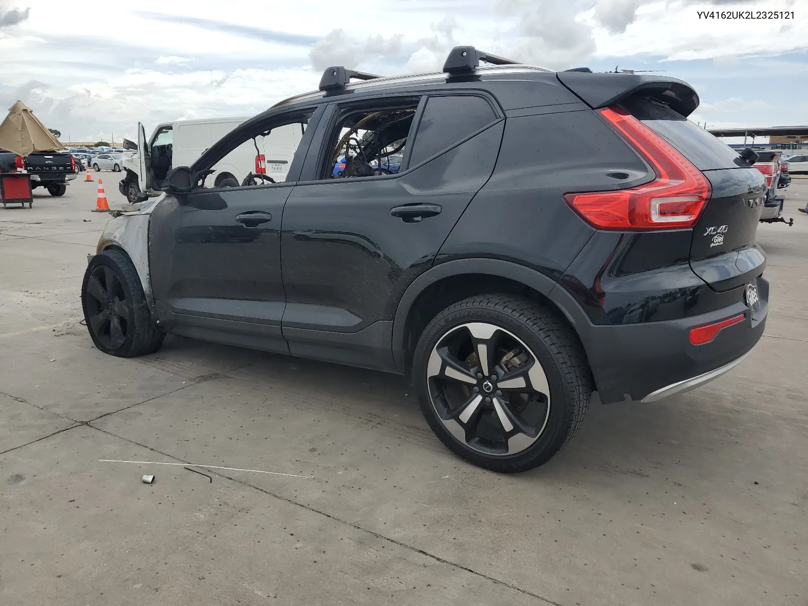 2020 Volvo Xc40 T5 Momentum VIN: YV4162UK2L2325121 Lot: 62272304