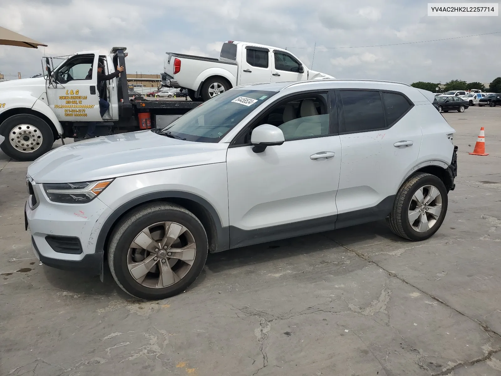 2020 Volvo Xc40 T4 Momentum VIN: YV4AC2HK2L2257714 Lot: 64458534