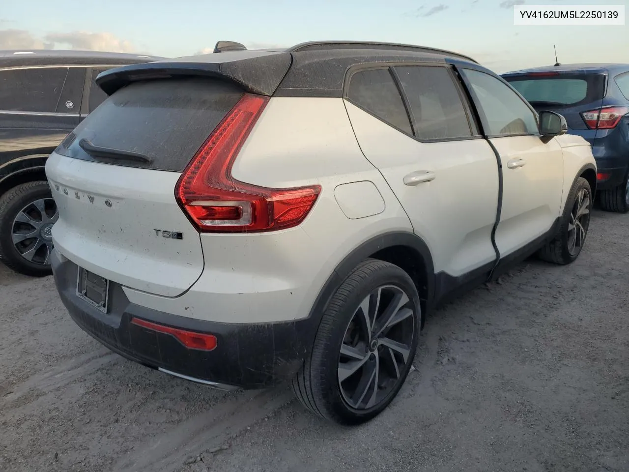 2020 Volvo Xc40 T5 R-Design VIN: YV4162UM5L2250139 Lot: 75077314