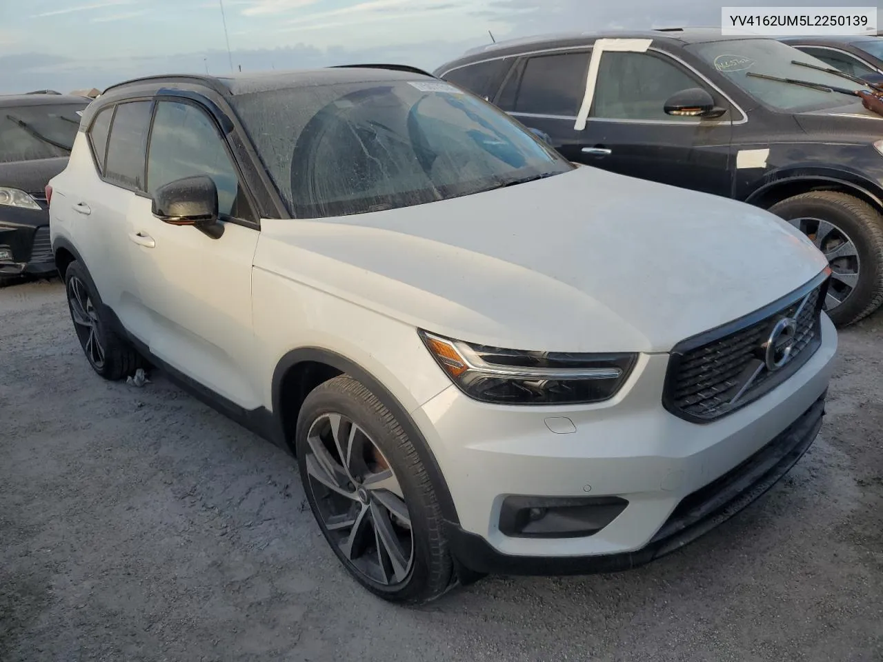 2020 Volvo Xc40 T5 R-Design VIN: YV4162UM5L2250139 Lot: 75077314