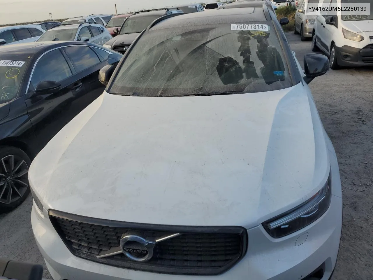 2020 Volvo Xc40 T5 R-Design VIN: YV4162UM5L2250139 Lot: 75077314