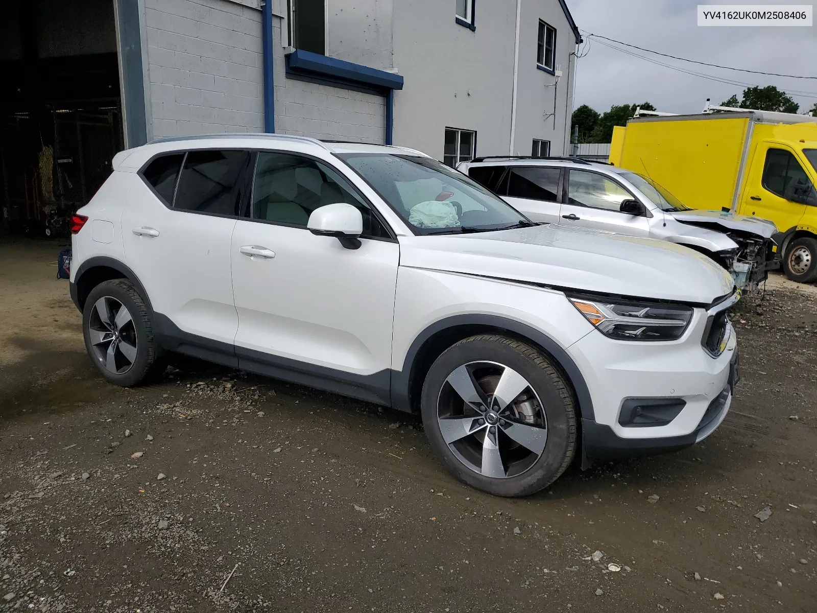 2021 Volvo Xc40 T5 Momentum VIN: YV4162UK0M2508406 Lot: 62651214