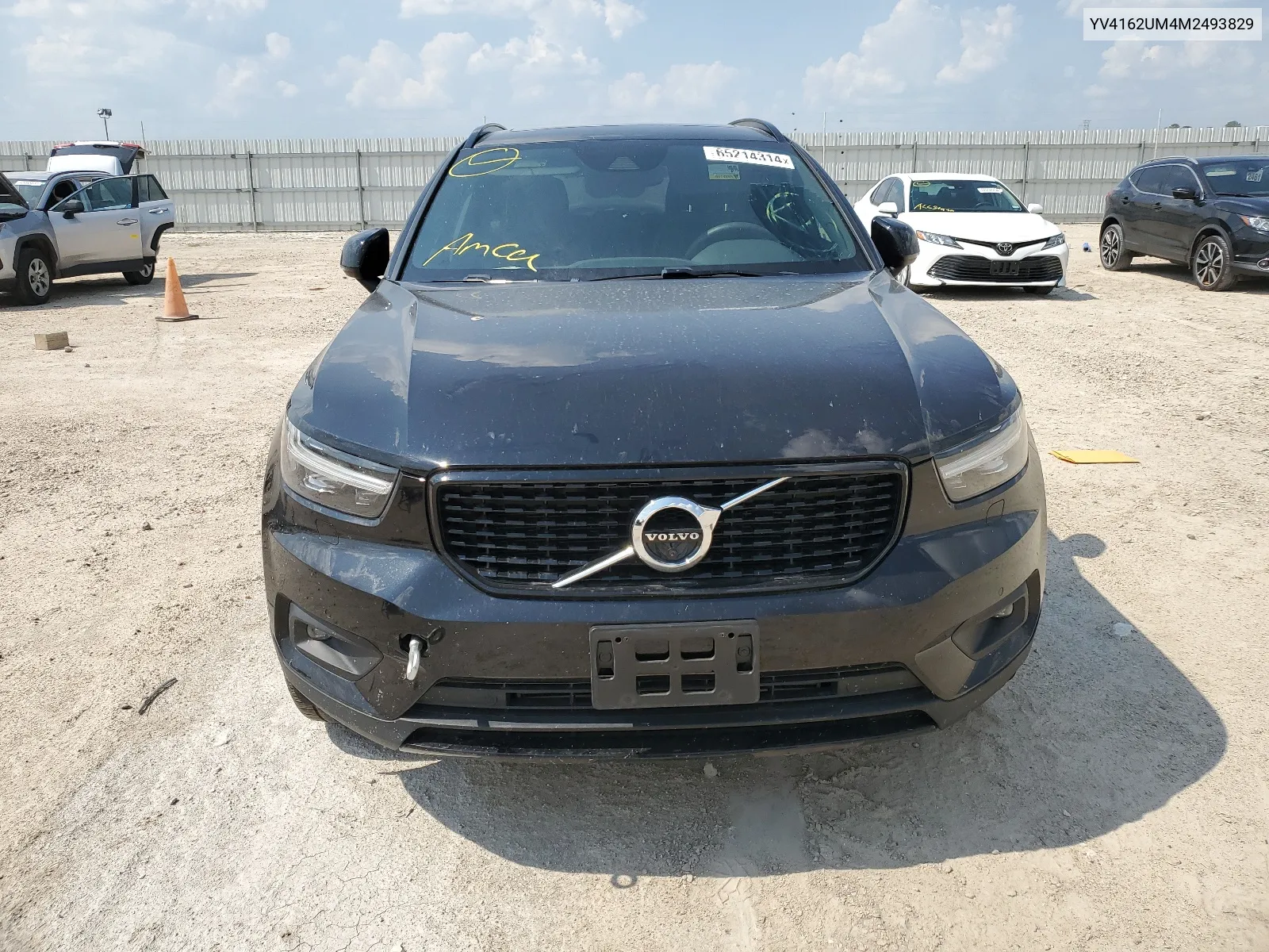 2021 Volvo Xc40 T5 R-Design VIN: YV4162UM4M2493829 Lot: 65214314