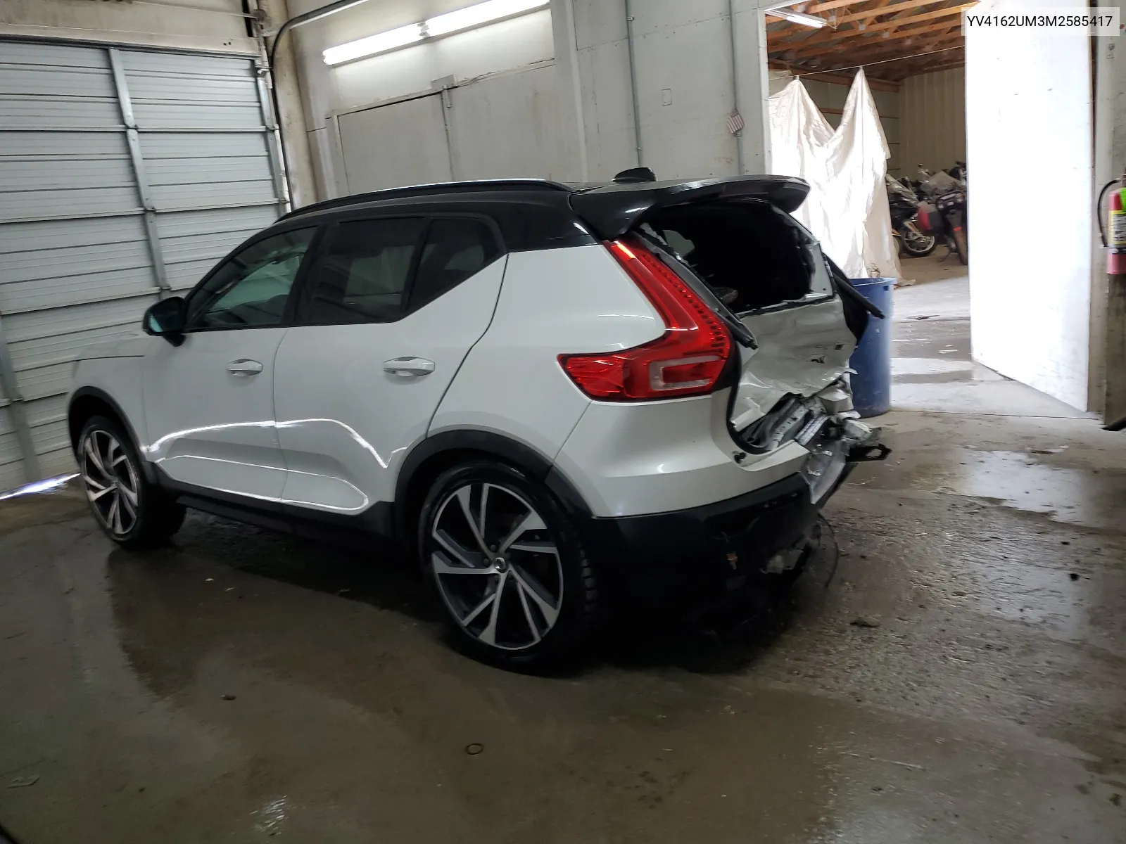 2021 Volvo Xc40 T5 R-Design VIN: YV4162UM3M2585417 Lot: 65559954