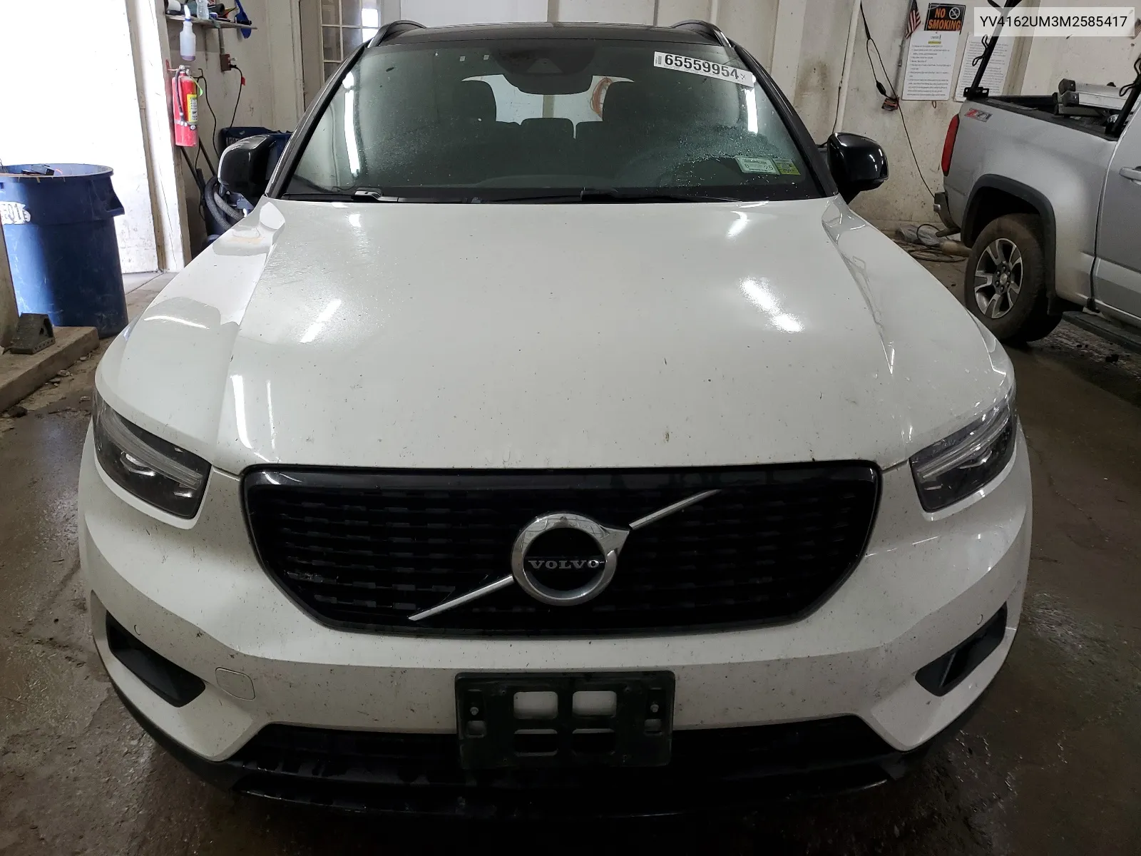 2021 Volvo Xc40 T5 R-Design VIN: YV4162UM3M2585417 Lot: 65559954