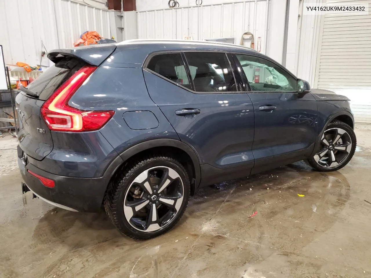 2021 Volvo Xc40 T5 Momentum VIN: YV4162UK9M2433432 Lot: 70790194