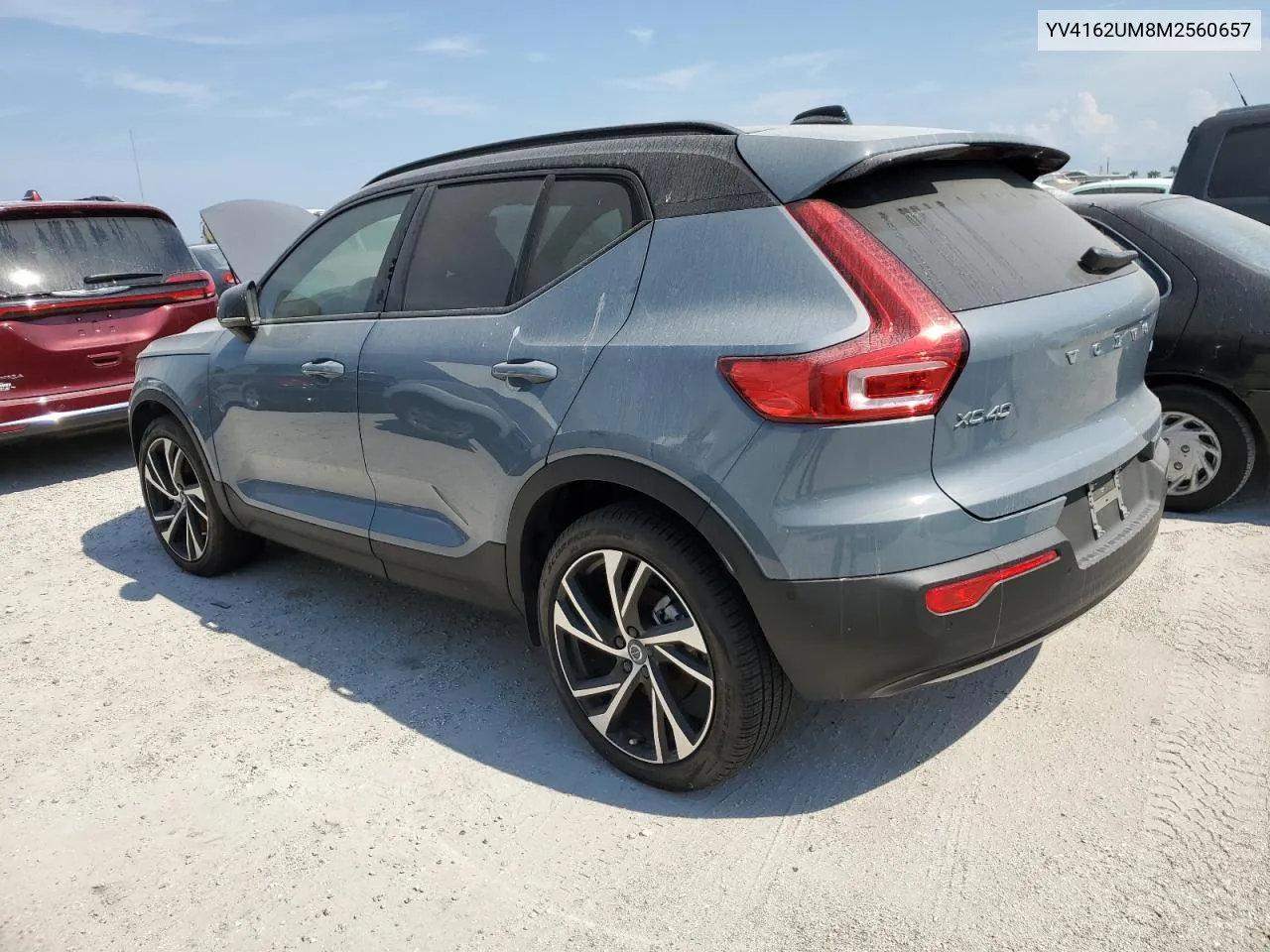 2021 Volvo Xc40 T5 R-Design VIN: YV4162UM8M2560657 Lot: 75125904