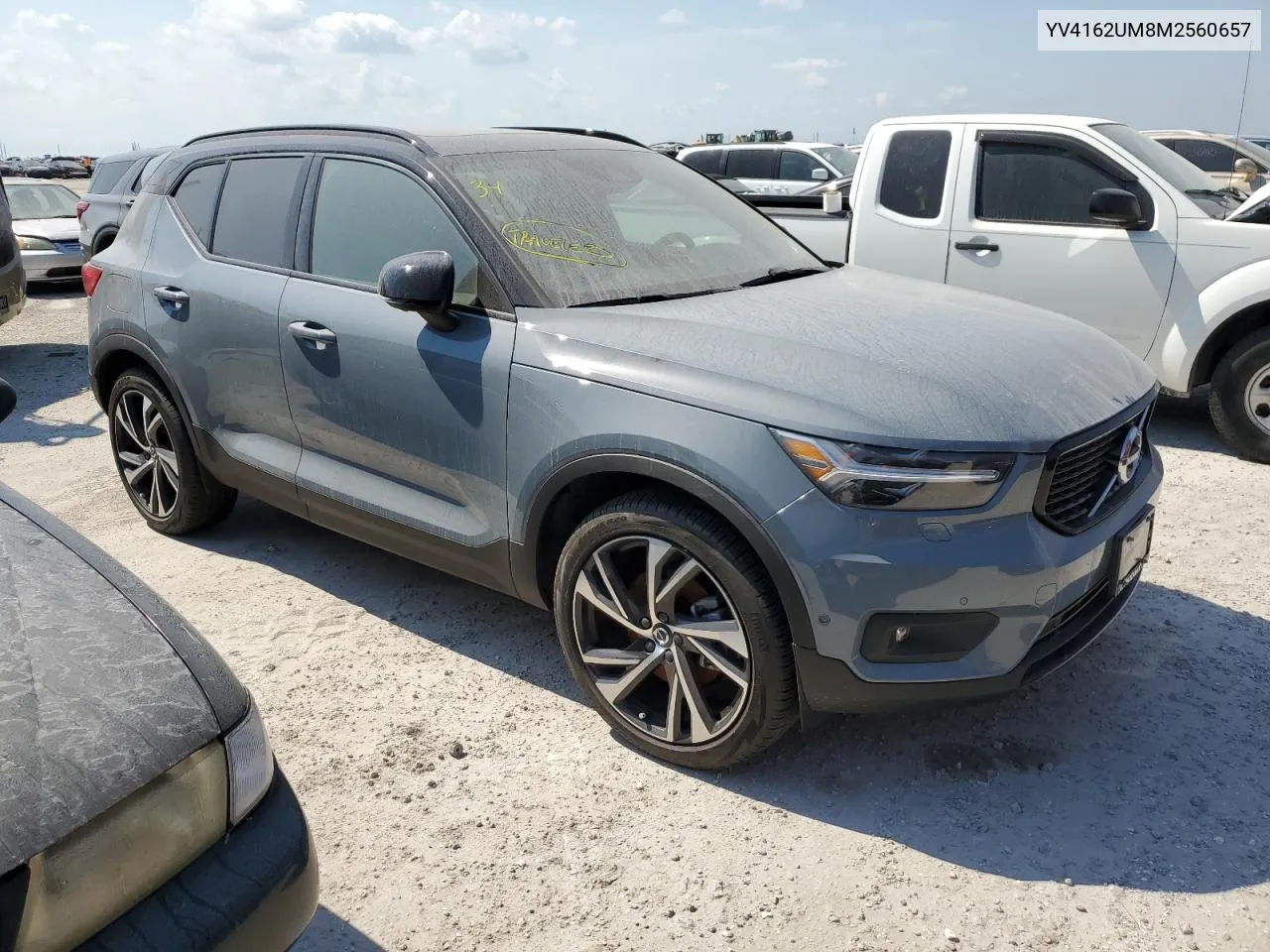 2021 Volvo Xc40 T5 R-Design VIN: YV4162UM8M2560657 Lot: 75125904