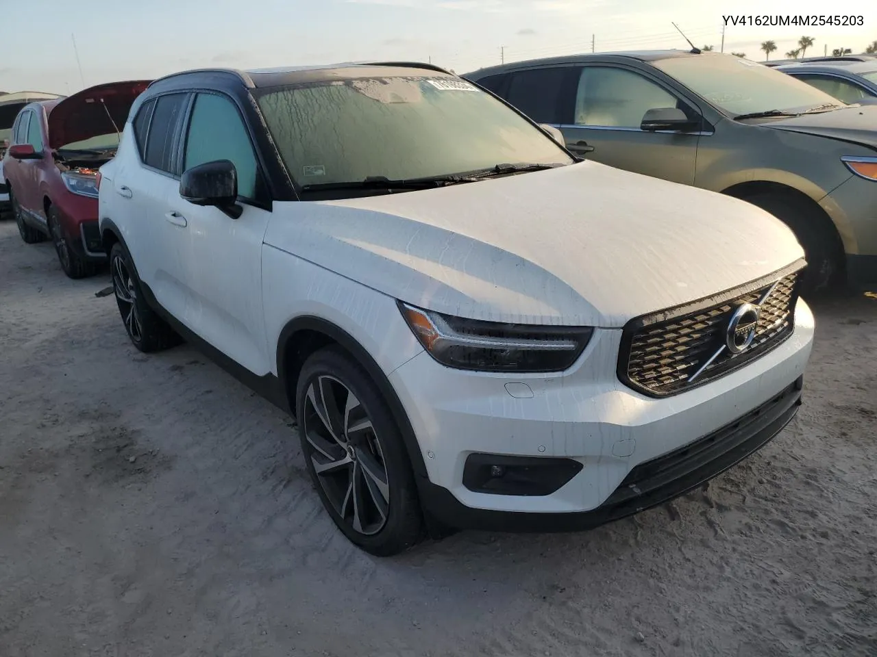 2021 Volvo Xc40 T5 R-Design VIN: YV4162UM4M2545203 Lot: 76198334