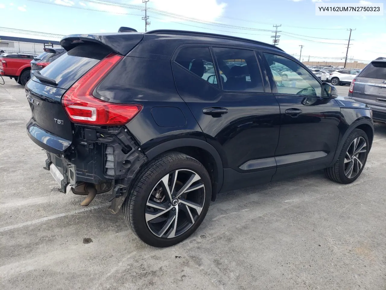 YV4162UM7N2750323 2022 Volvo Xc40 T5 R-Design