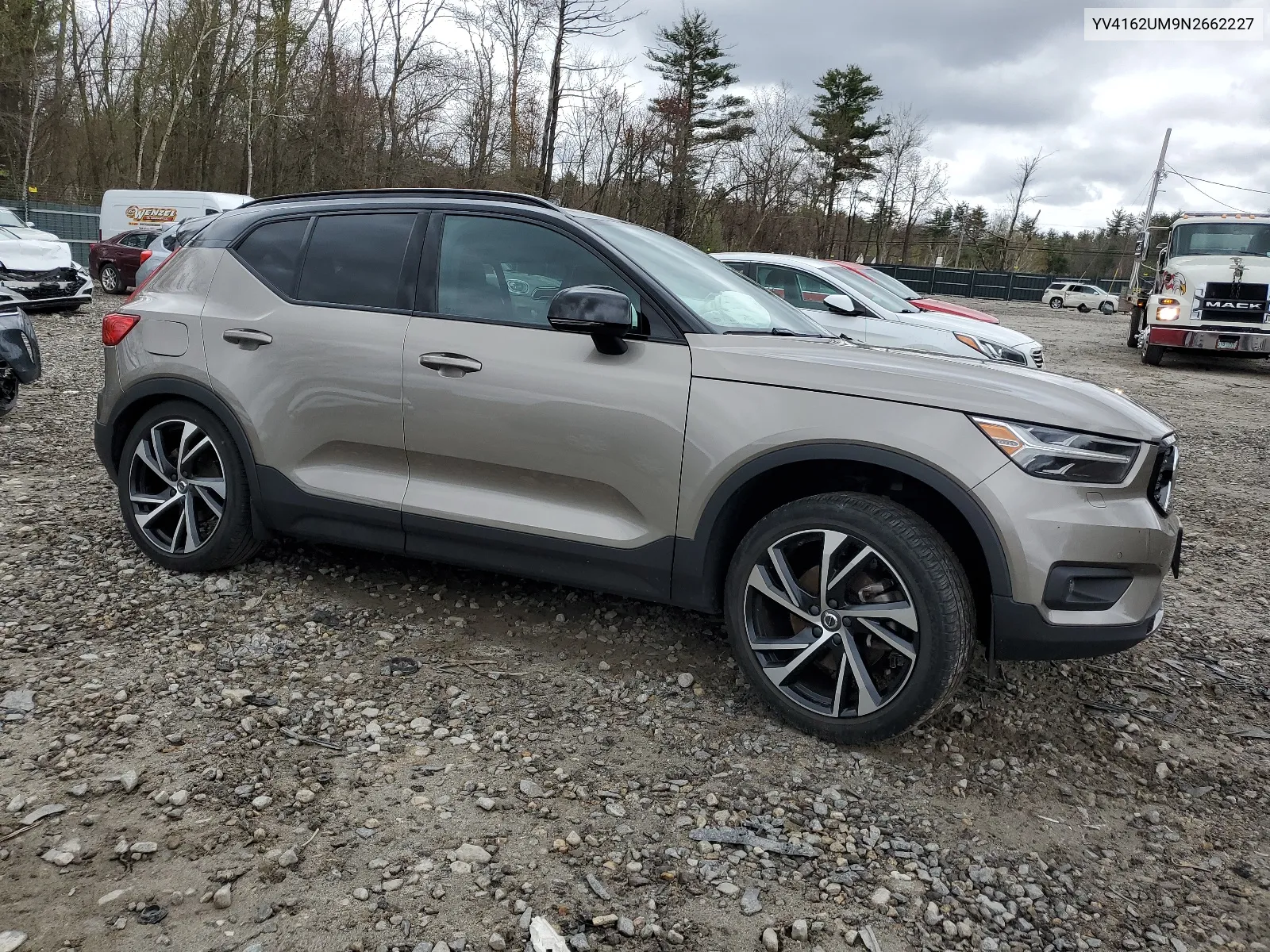 YV4162UM9N2662227 2022 Volvo Xc40 T5 R-Design