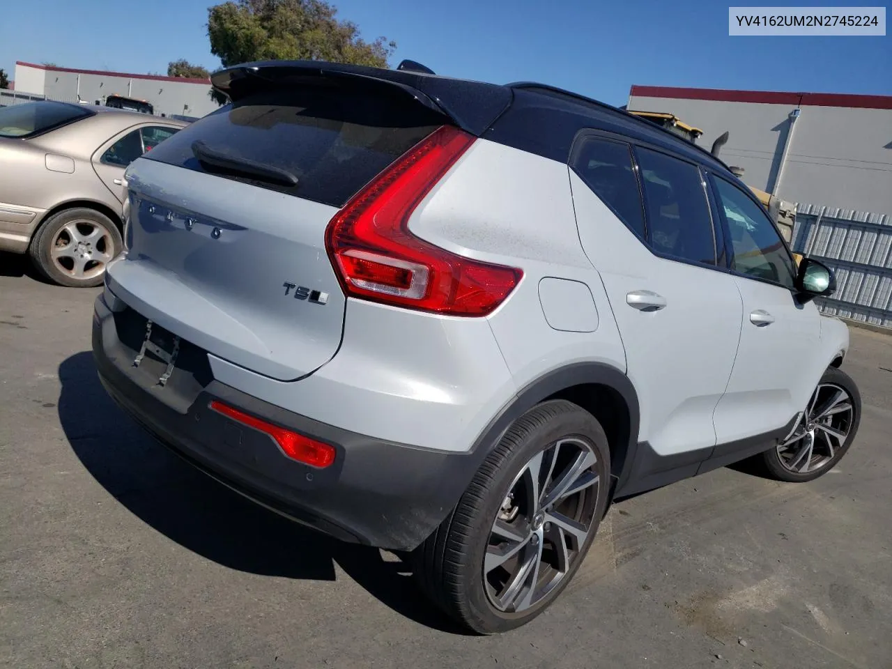 YV4162UM2N2745224 2022 Volvo Xc40 T5 R-Design