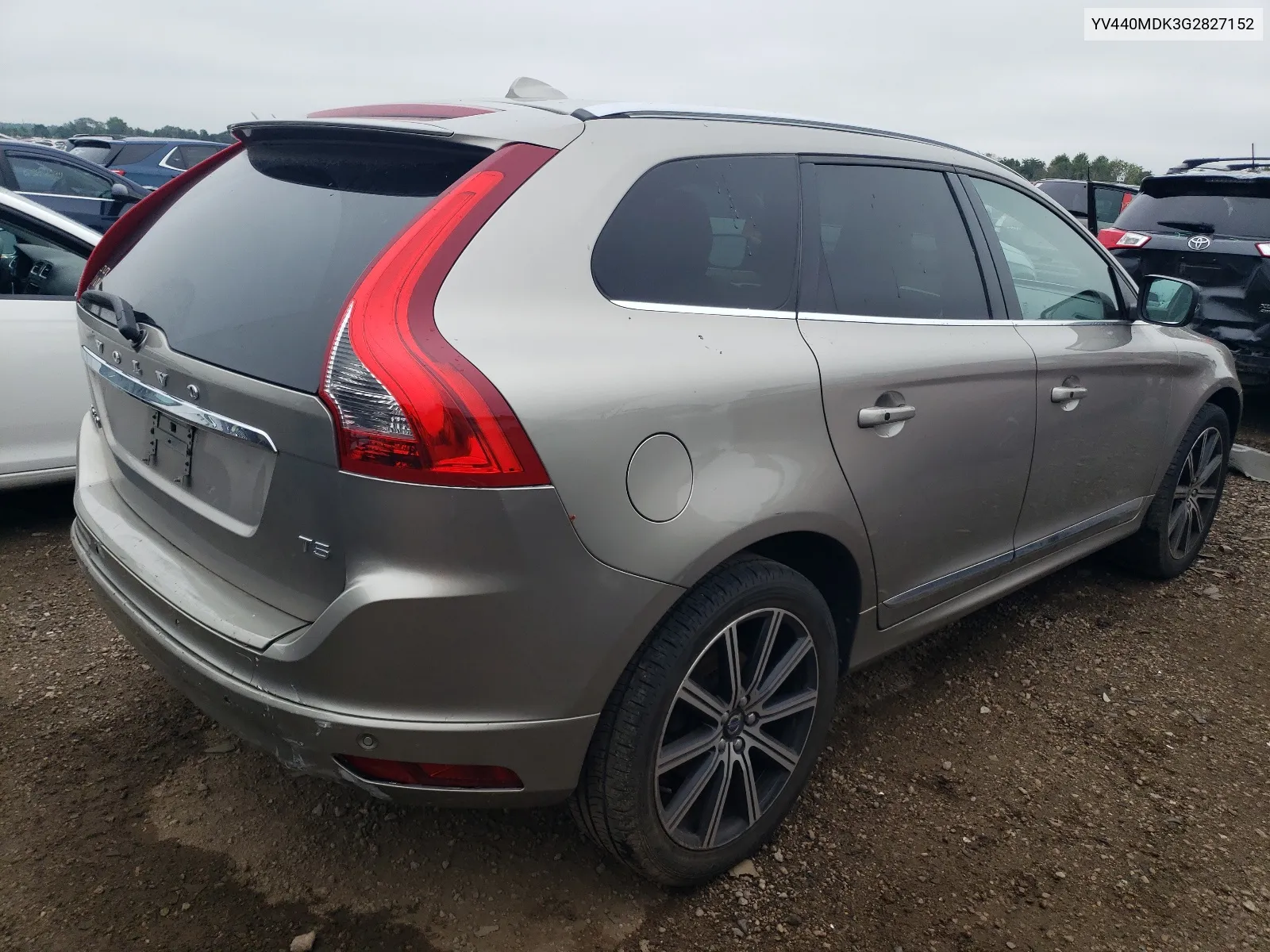 2016 Volvo Xc60 T5 Premier VIN: YV440MDK3G2827152 Lot: 64243934