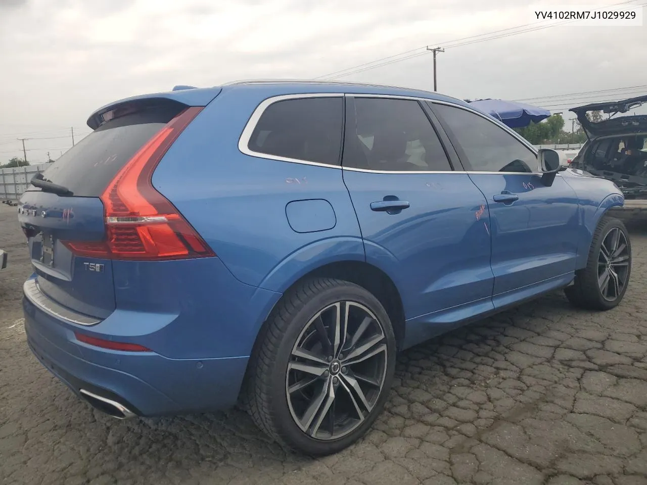 2018 Volvo Xc60 T5 R-Design VIN: YV4102RM7J1029929 Lot: 76207644