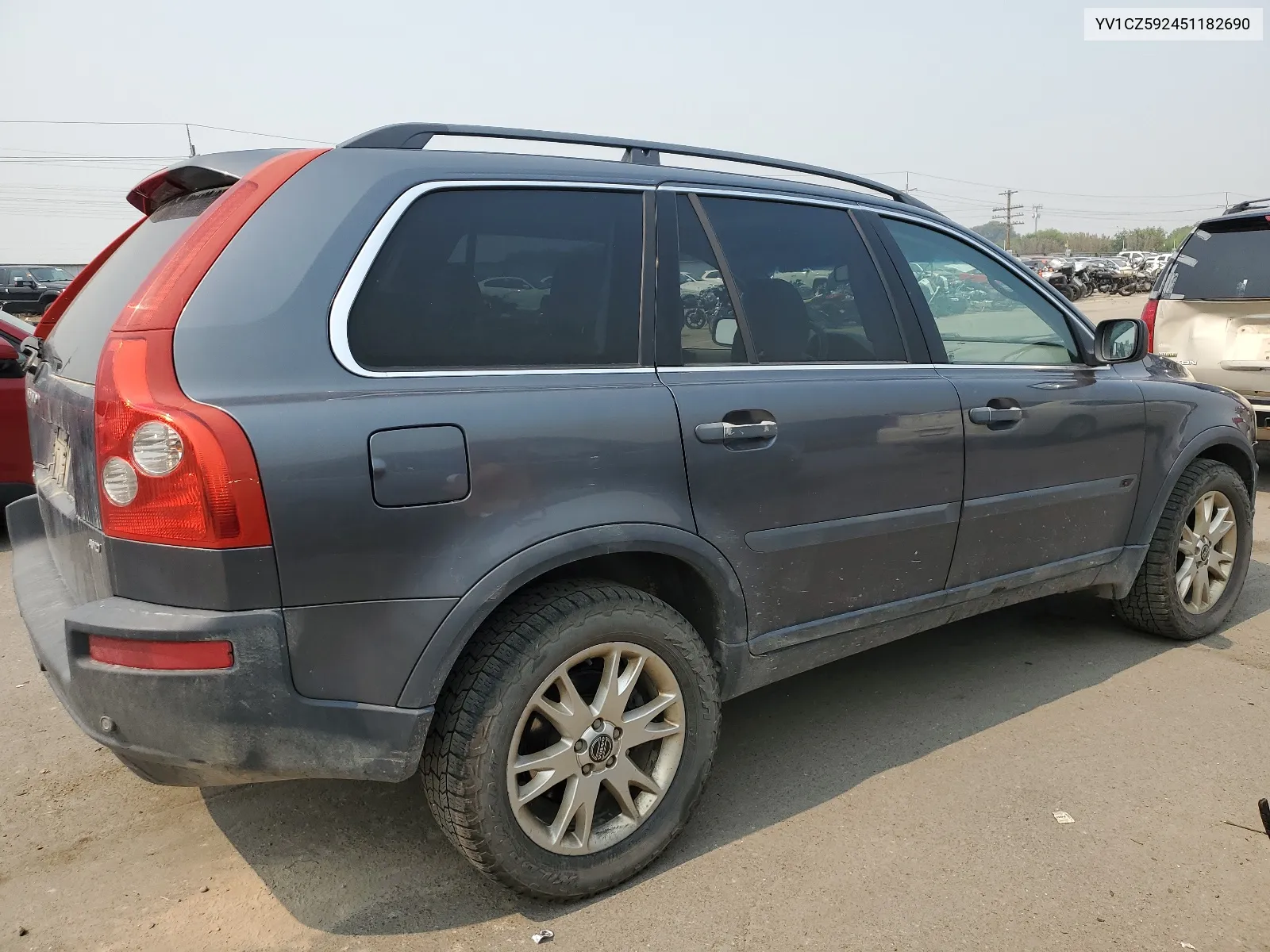 YV1CZ592451182690 2005 Volvo Xc90