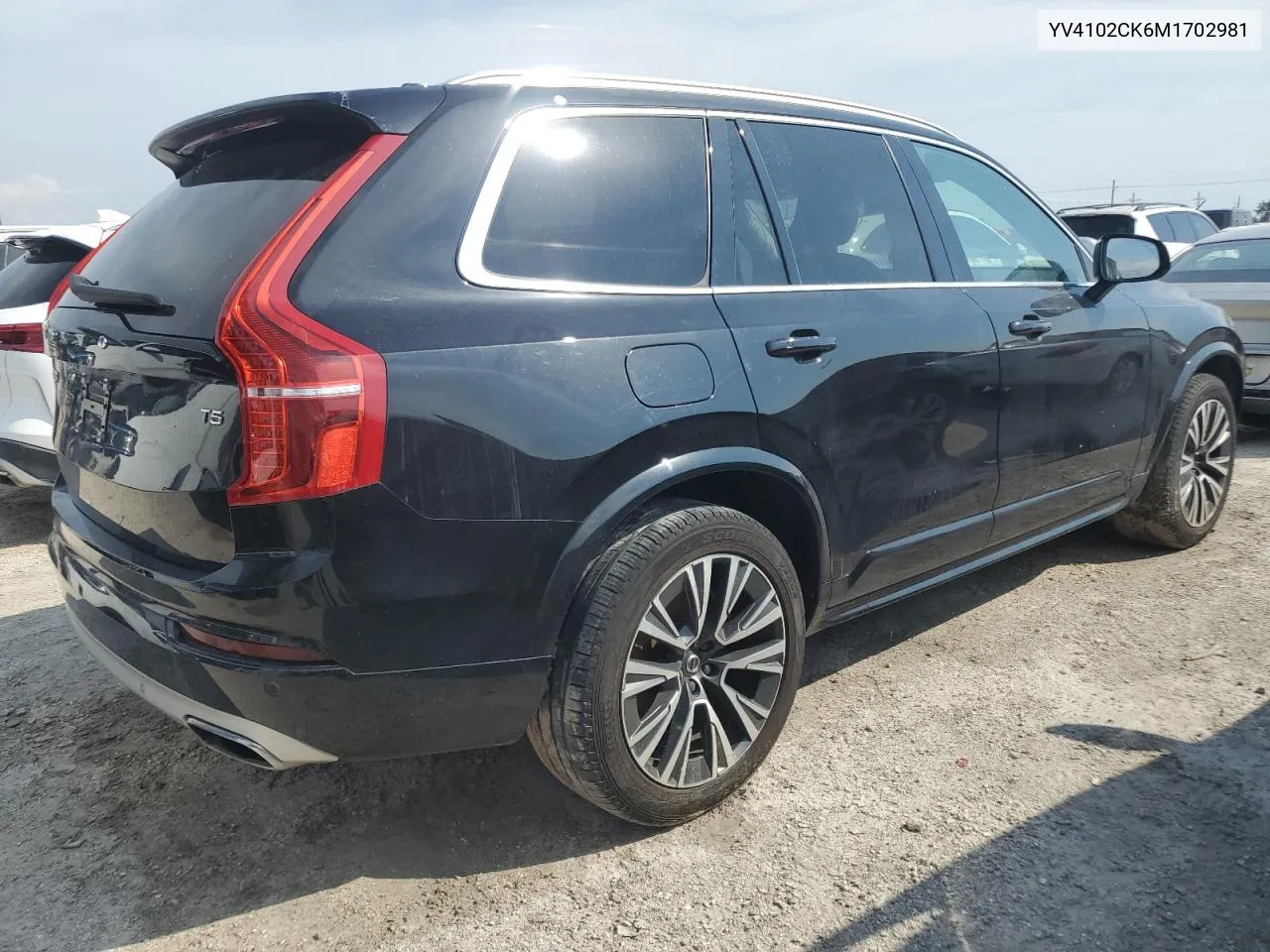 2021 Volvo Xc90 T5 Momentum VIN: YV4102CK6M1702981 Lot: 75049244