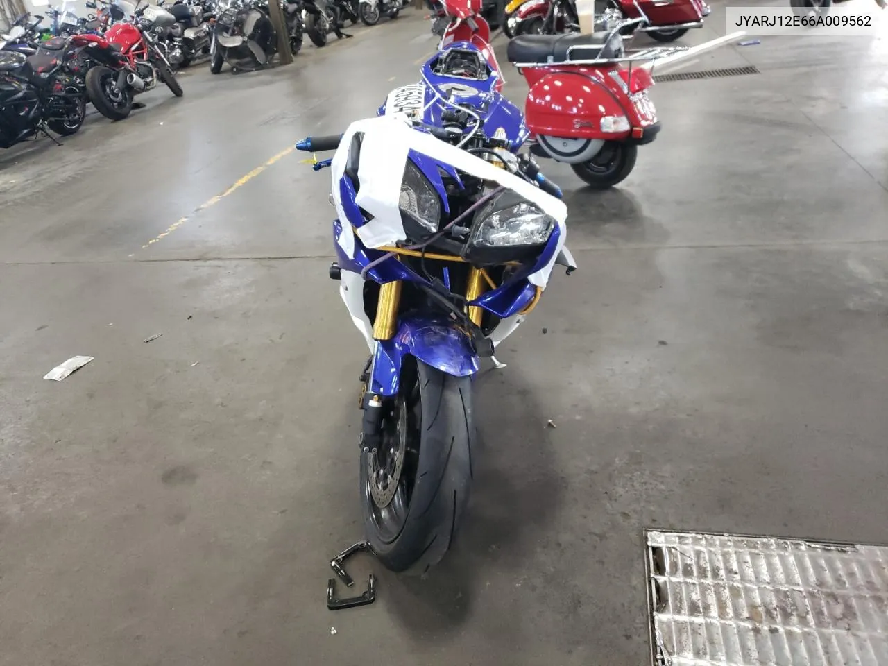 JYARJ12E66A009562 2006 Yamaha Yzfr6 L