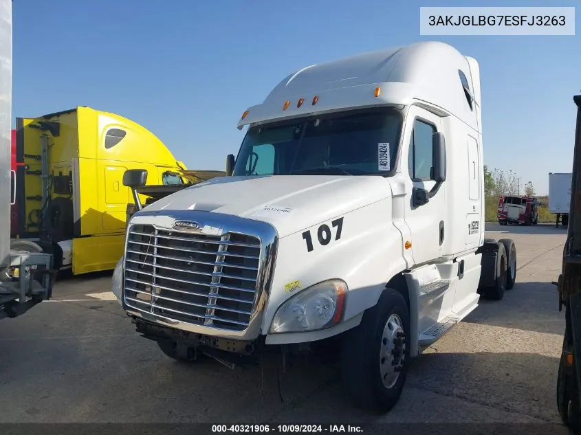 3AKJGLBG7ESFJ3263 2014 Freightliner Cascadia 125