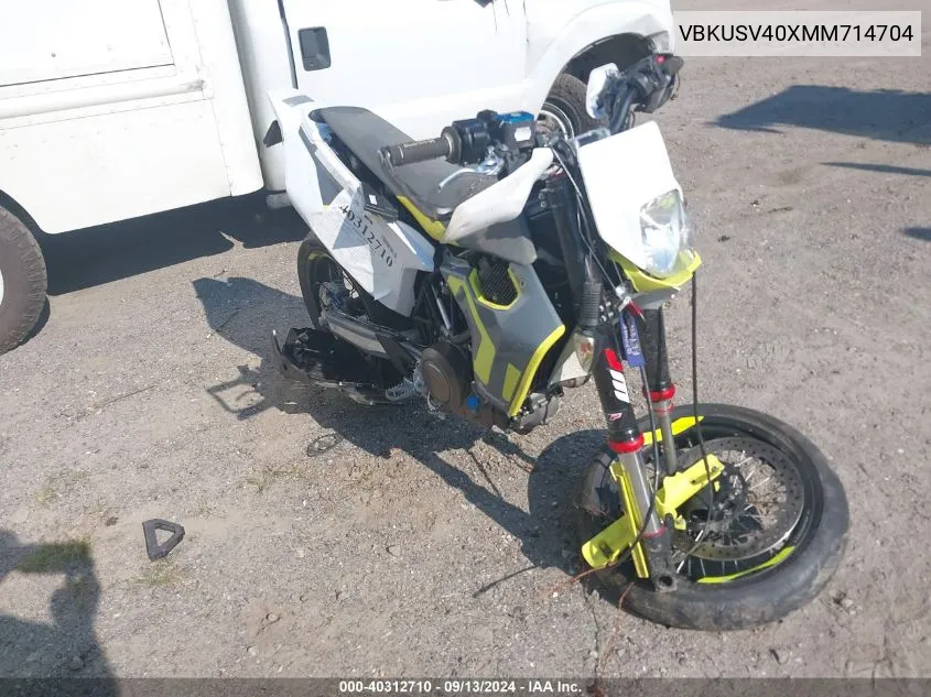 VBKUSV40XMM714704 2021 Husqvarna Supermoto 701