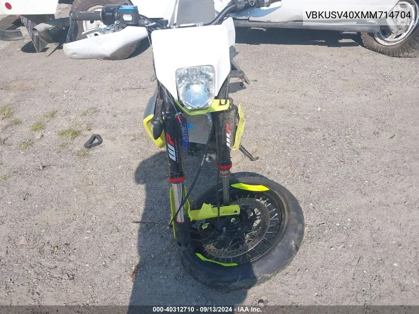 VBKUSV40XMM714704 2021 Husqvarna Supermoto 701