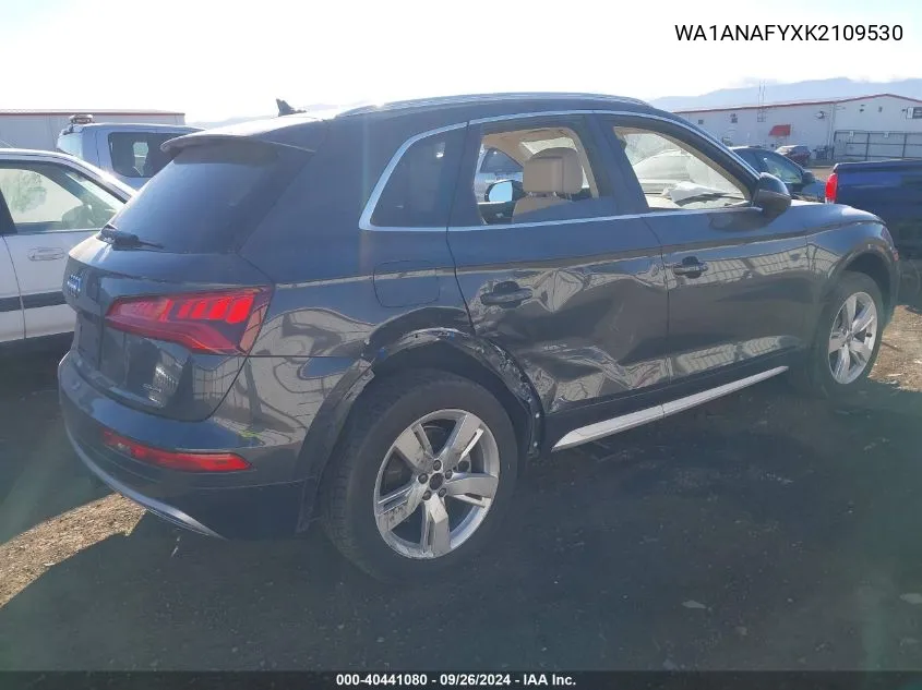 WA1ANAFYXK2109530 2019 Audi Q5 Premium