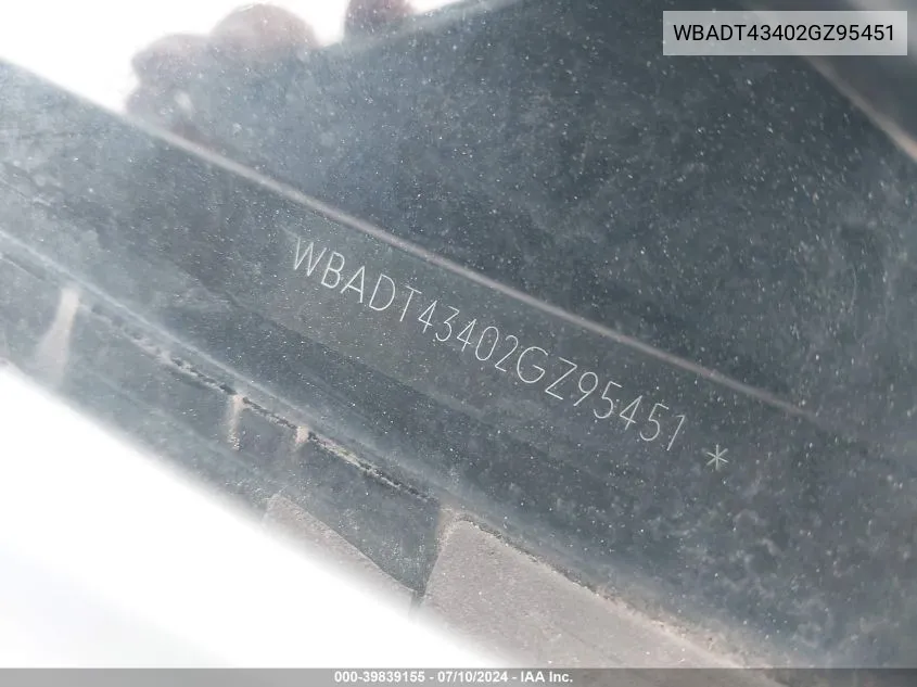 WBADT43402GZ95451 2002 BMW 525Ia