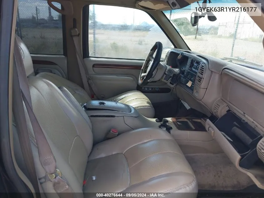 1GYEK63R1YR216177 2000 Cadillac Escalade Standard