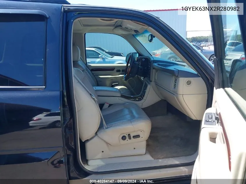 2002 Cadillac Escalade Standard VIN: 1GYEK63NX2R280982 Lot: 40284147