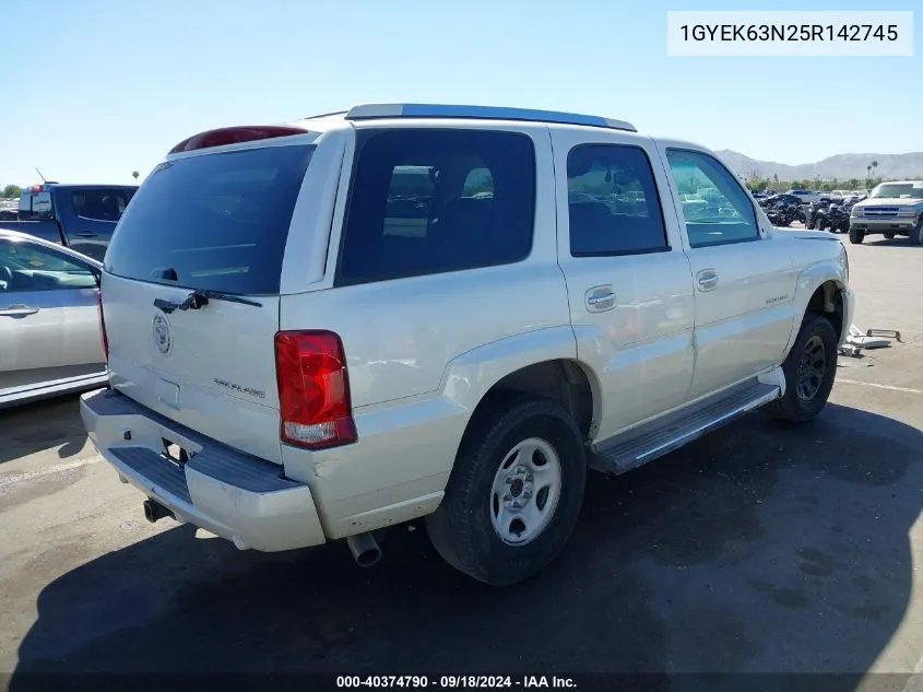 2005 Cadillac Escalade Luxury VIN: 1GYEK63N25R142745 Lot: 40374790