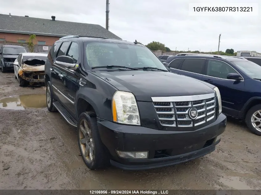 2007 Cadillac Escalade Luxury VIN: 1GYFK63807R313221 Lot: 12106956