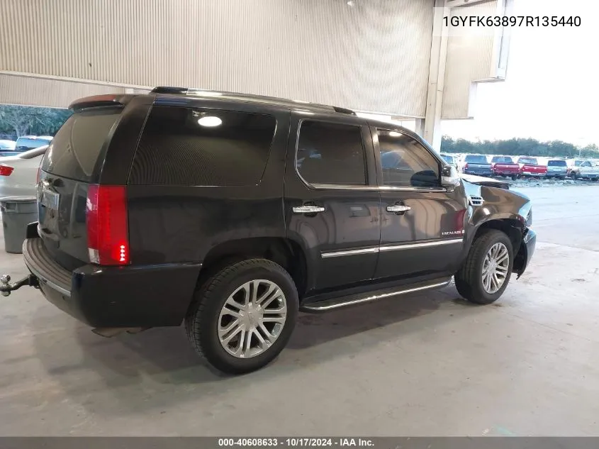 2007 Cadillac Escalade Luxury VIN: 1GYFK63897R135440 Lot: 40608633