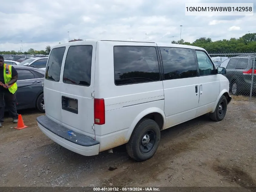 1998 Chevrolet Astro VIN: 1GNDM19W8WB142958 Lot: 40138132