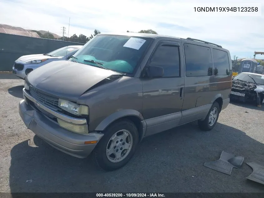 2004 Chevrolet Astro VIN: 1GNDM19X94B123258 Lot: 40539200