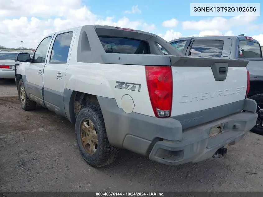 2002 Chevrolet Avalanche VIN: 3GNEK13T92G102656 Lot: 40676144