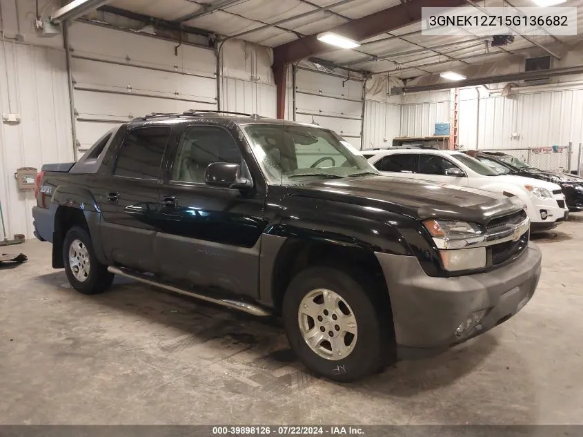 2005 Chevrolet Avalanche 1500 Z71 VIN: 3GNEK12Z15G136682 Lot: 39898126