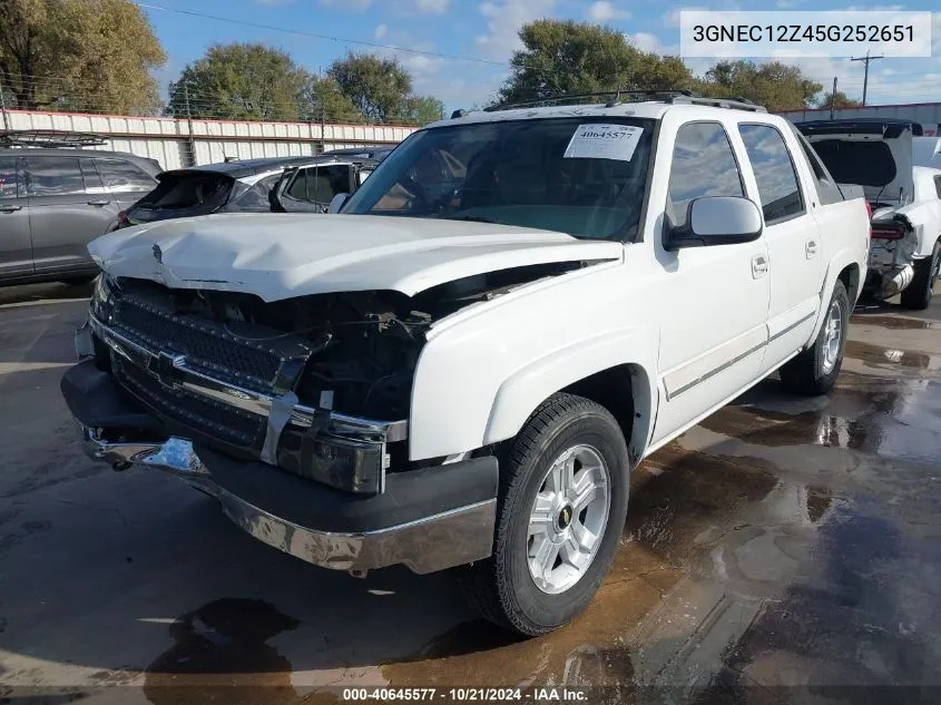 2005 Chevrolet Avalanche C1500 VIN: 3GNEC12Z45G252651 Lot: 40645577