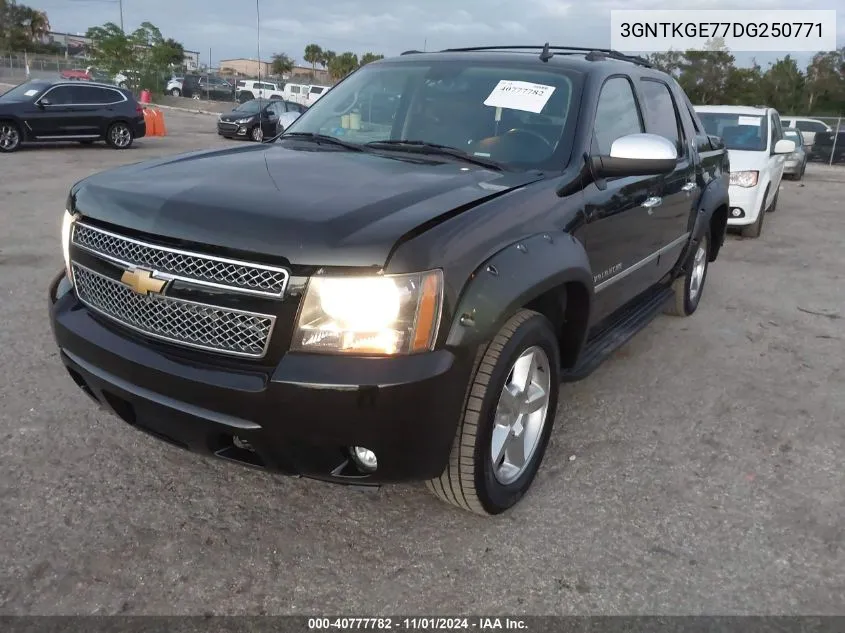 2013 Chevrolet Avalanche Ltz VIN: 3GNTKGE77DG250771 Lot: 40777782