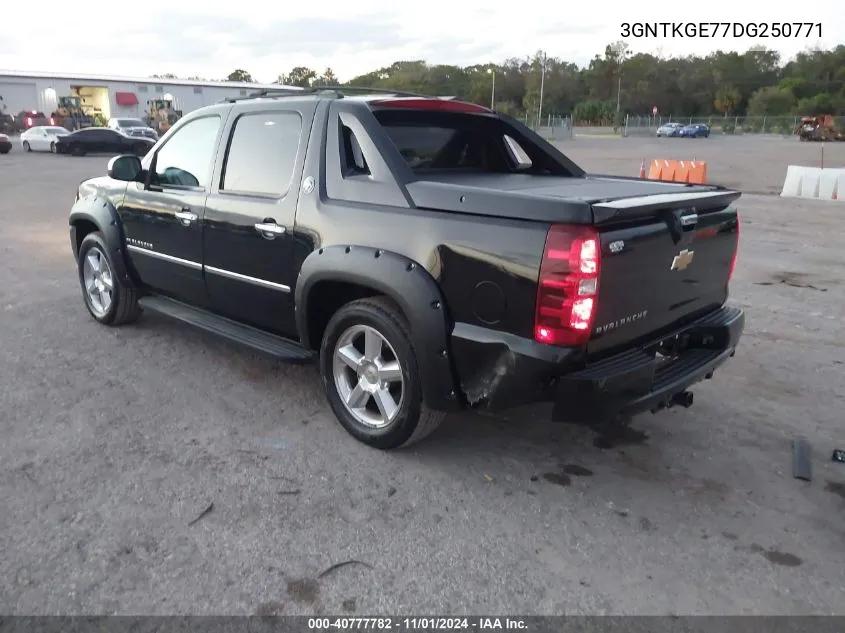 2013 Chevrolet Avalanche Ltz VIN: 3GNTKGE77DG250771 Lot: 40777782