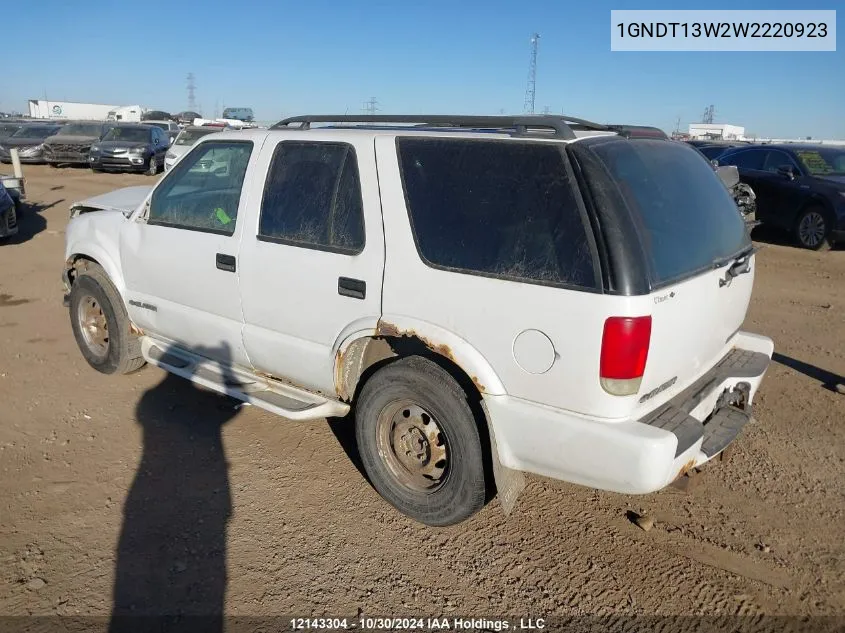 1998 Chevrolet Blazer VIN: 1GNDT13W2W2220923 Lot: 12143304