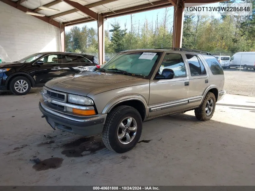 1998 Chevrolet Blazer VIN: 1GNDT13W3W2286848 Lot: 40651808