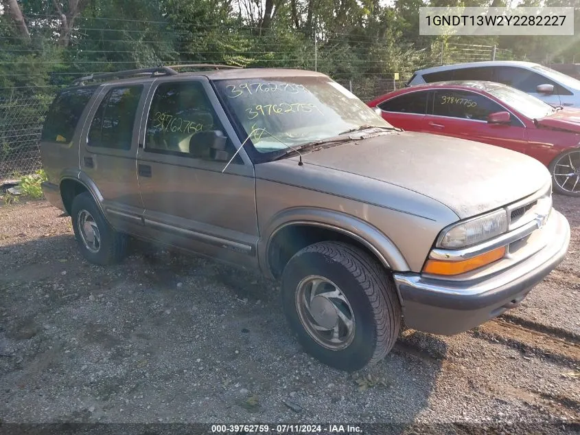 2000 Chevrolet Blazer Lt VIN: 1GNDT13W2Y2282227 Lot: 39762759